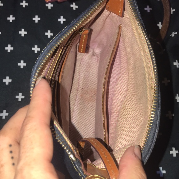 Dooney & Bourke crossbody - Picture 12 of 16